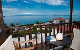 Lilian Beachfront Apartments